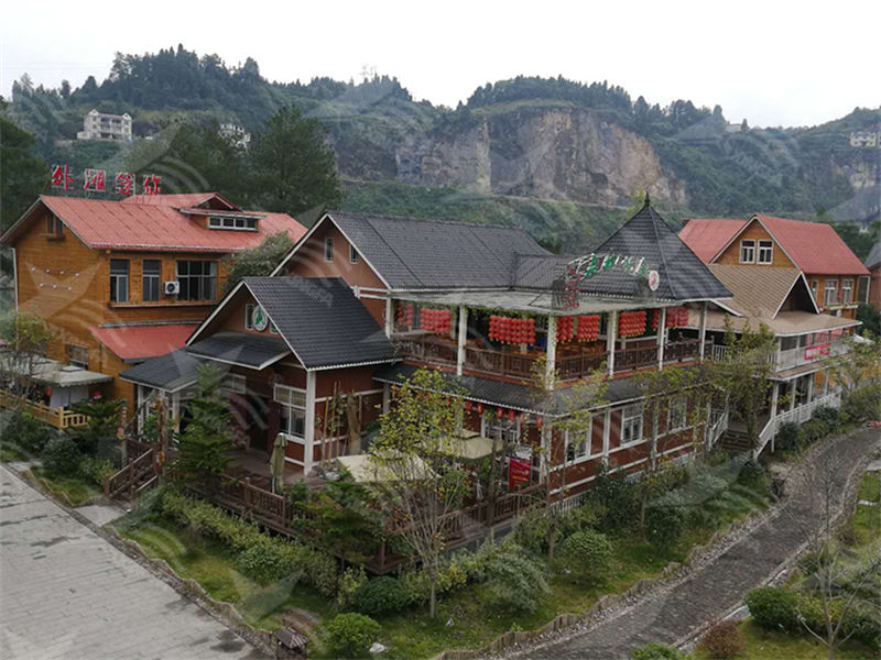 選擇常德合成樹脂瓦，為南方屋頂雨季防水護(hù)航
